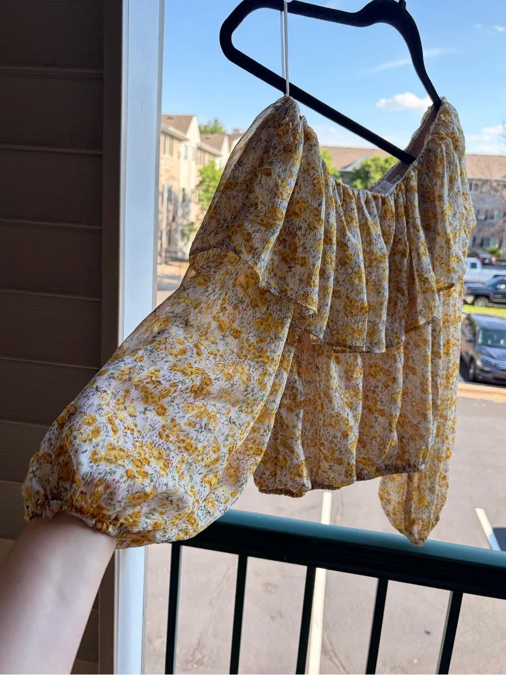 🆕🌻 ASTR The Label Yellow Floral Off Shoulder Crop Top XS Boho Cottagecore Blouse